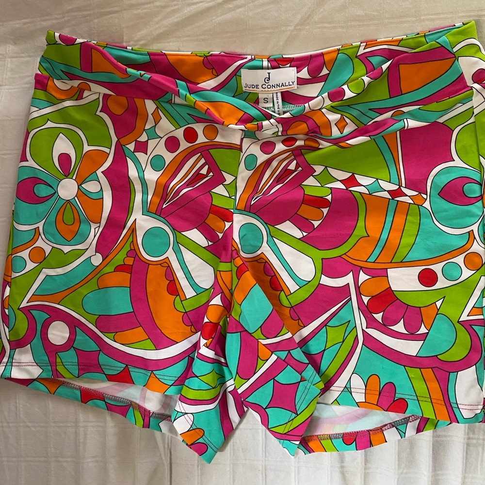 Jude Connally Women's Vibrant Patterned Athletic Shorts size small